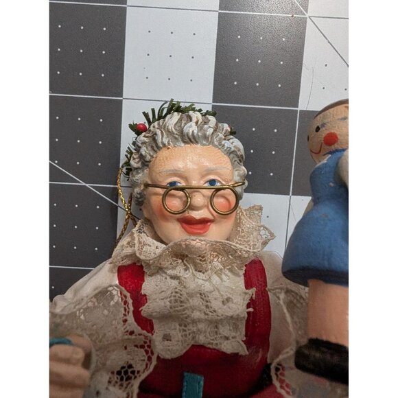 Clothtique Possible Dreams Mrs. Claus w/ wooden doll  7 inch ornament Taiwan - Picture 4 of 12
